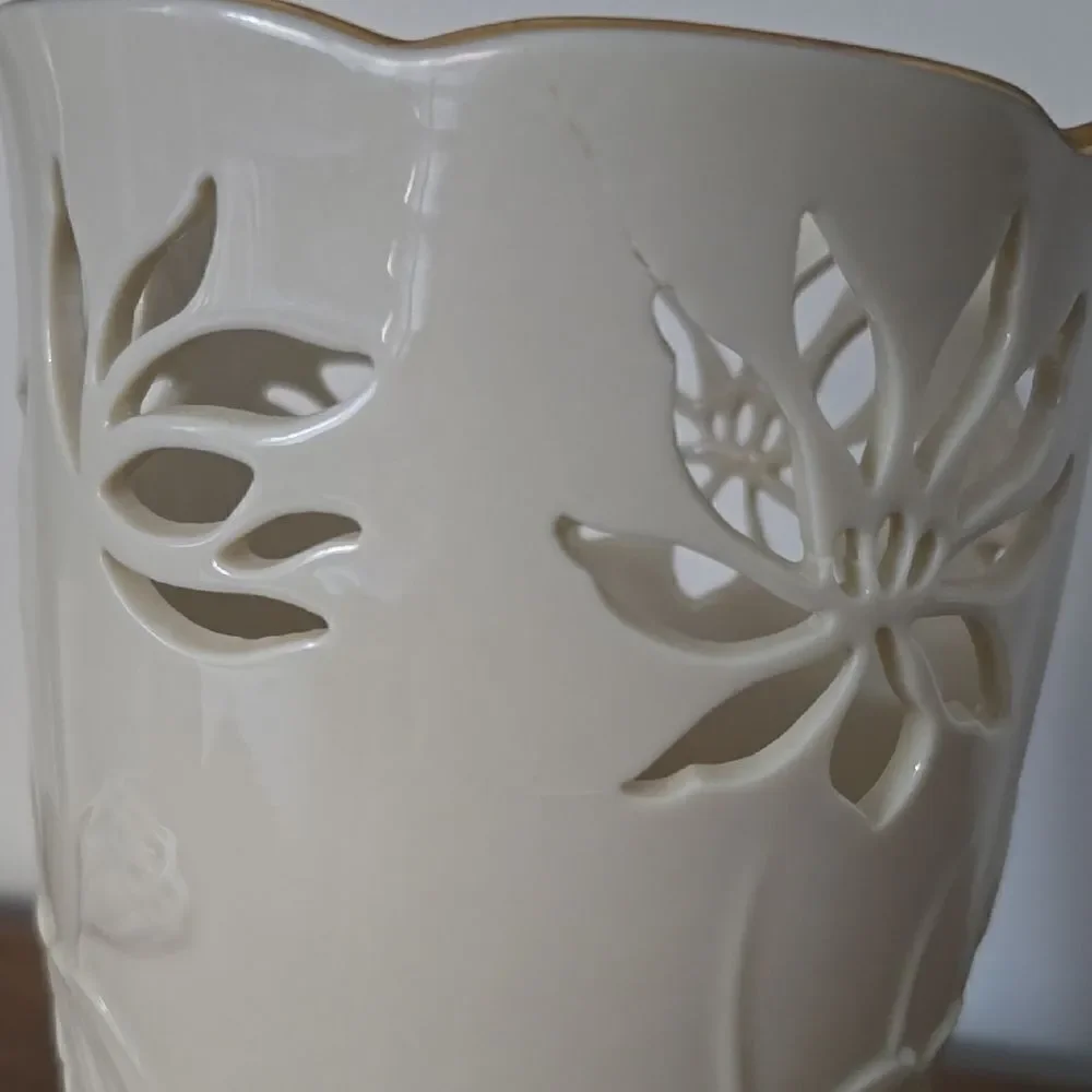Lenox | Gold Accent Poinsettia Vase